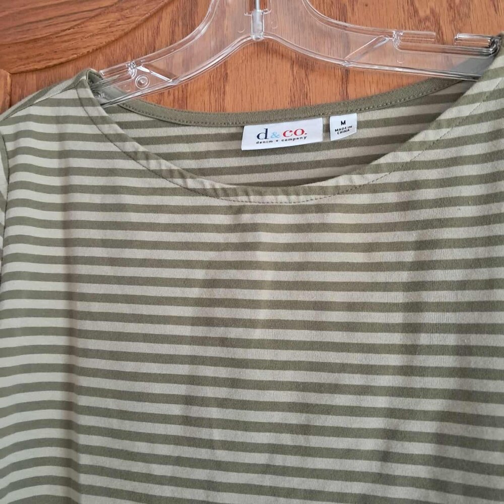 WOMENS SWEATER SHIRT SIZE M